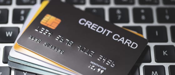Poplatky a spory: Navigácia pri problémoch s kreditnými kartami v online kasínach