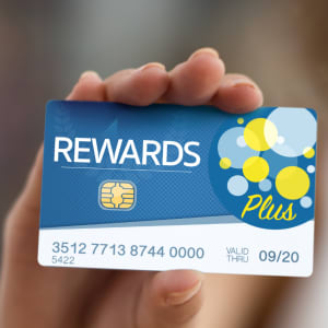 Programy odmeňovania kreditných kariet: Maximalizujte svoj zážitok z kasína