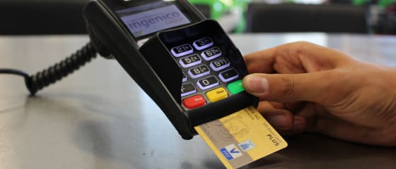 Ako vkladať a vyberať prostriedky pomocou karty MasterCard v online kasínach
